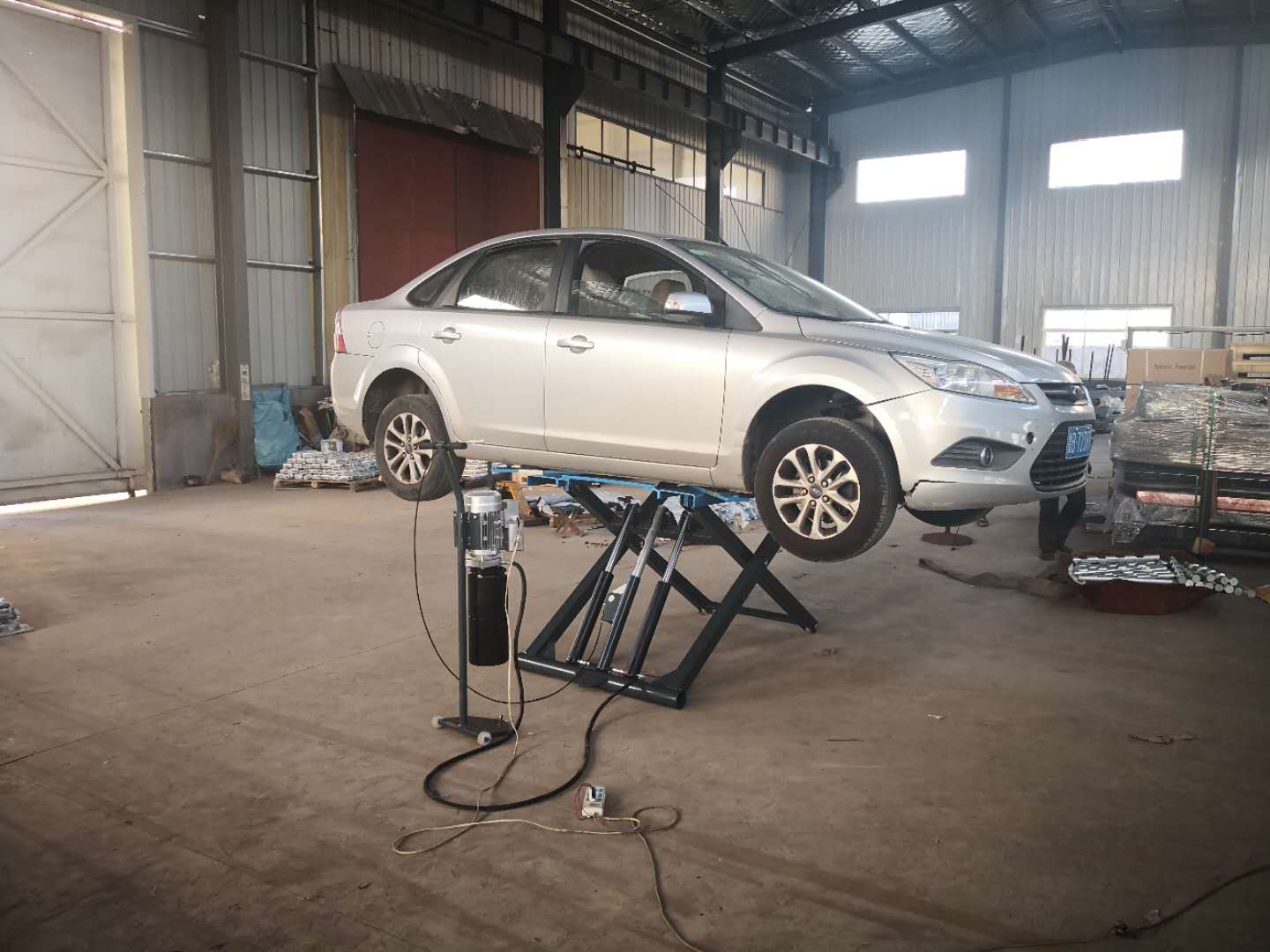 Pont ciseaux elevateur Mobile–DSLP2700-vue-garage Pont élévateur Mobile – DSLP2700