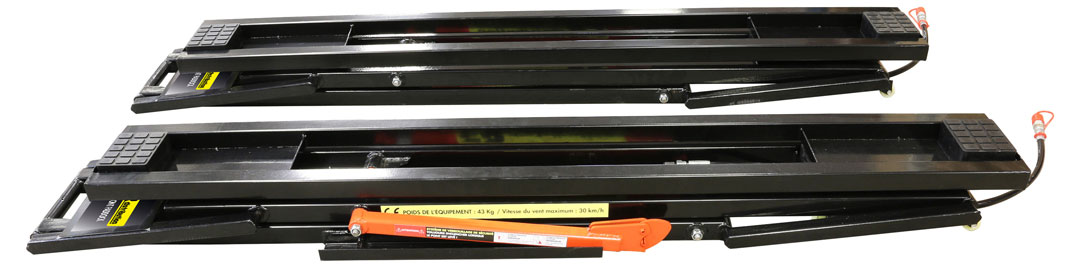 Pont Élévateur de paddock – 2.5T plié Quicklift Pont Élévateur de paddock – 2.5T