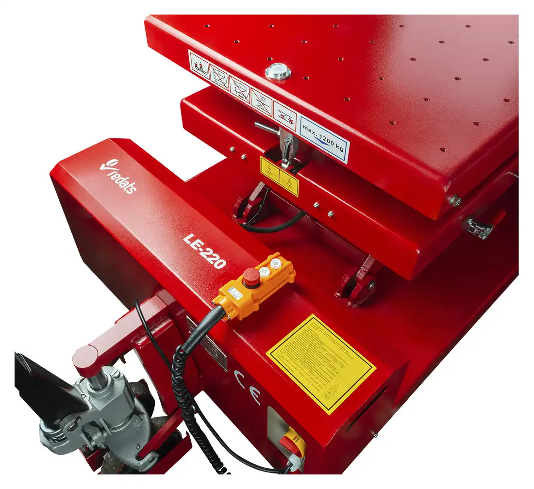 table-elevatrice-1200-kg-batterie-moteurs-transmissions-voiture-reparation-mecanique14 table élévatrice, table 1.2t sur élevage